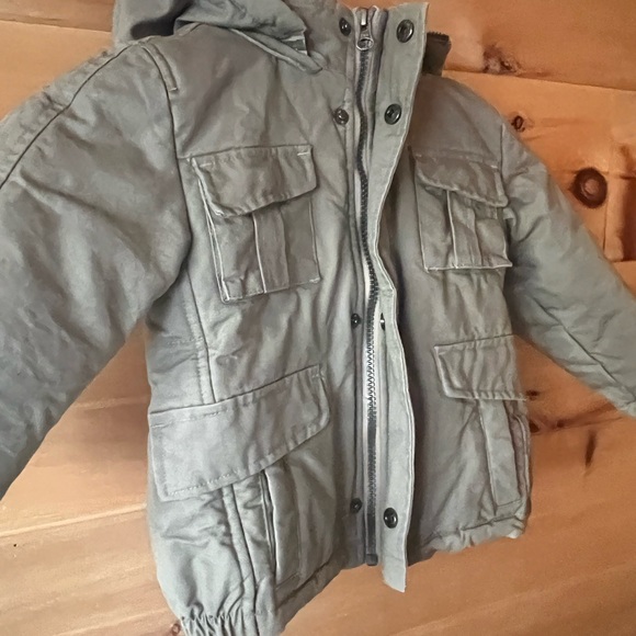 Roots Jacket - Picture 4 of 8